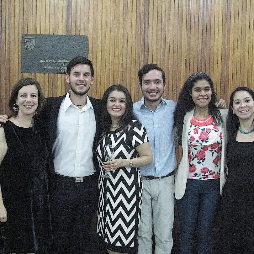 jhonnathan sulbarán como parte del equipo del centro de asesoramiento humano de la UCAB