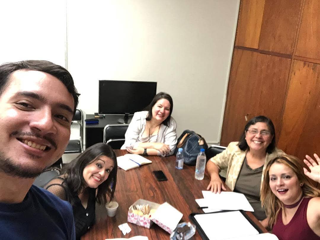 jhonnathan sulbarán y profesoras de la cátedra de pasanías de asesoramiento psicológico de la escuela de psicología UCAB