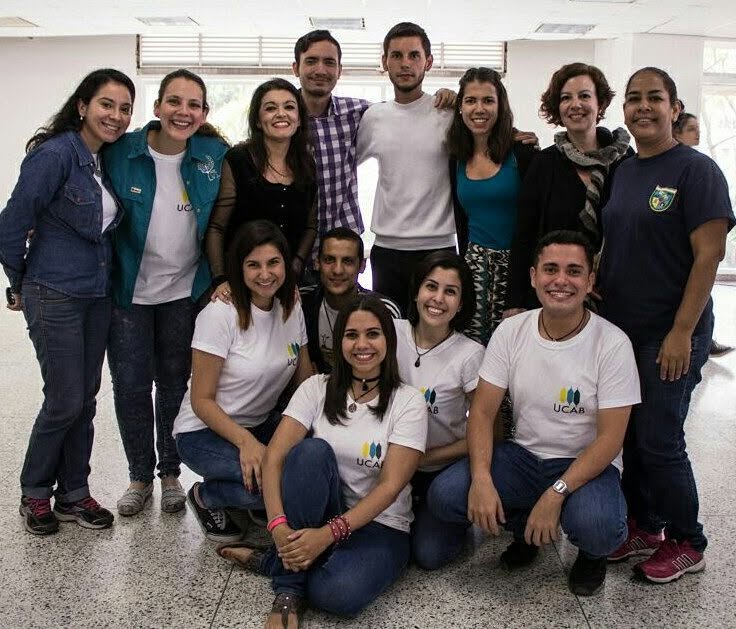 jhonnathan sulbaran y equipo de la UCAB